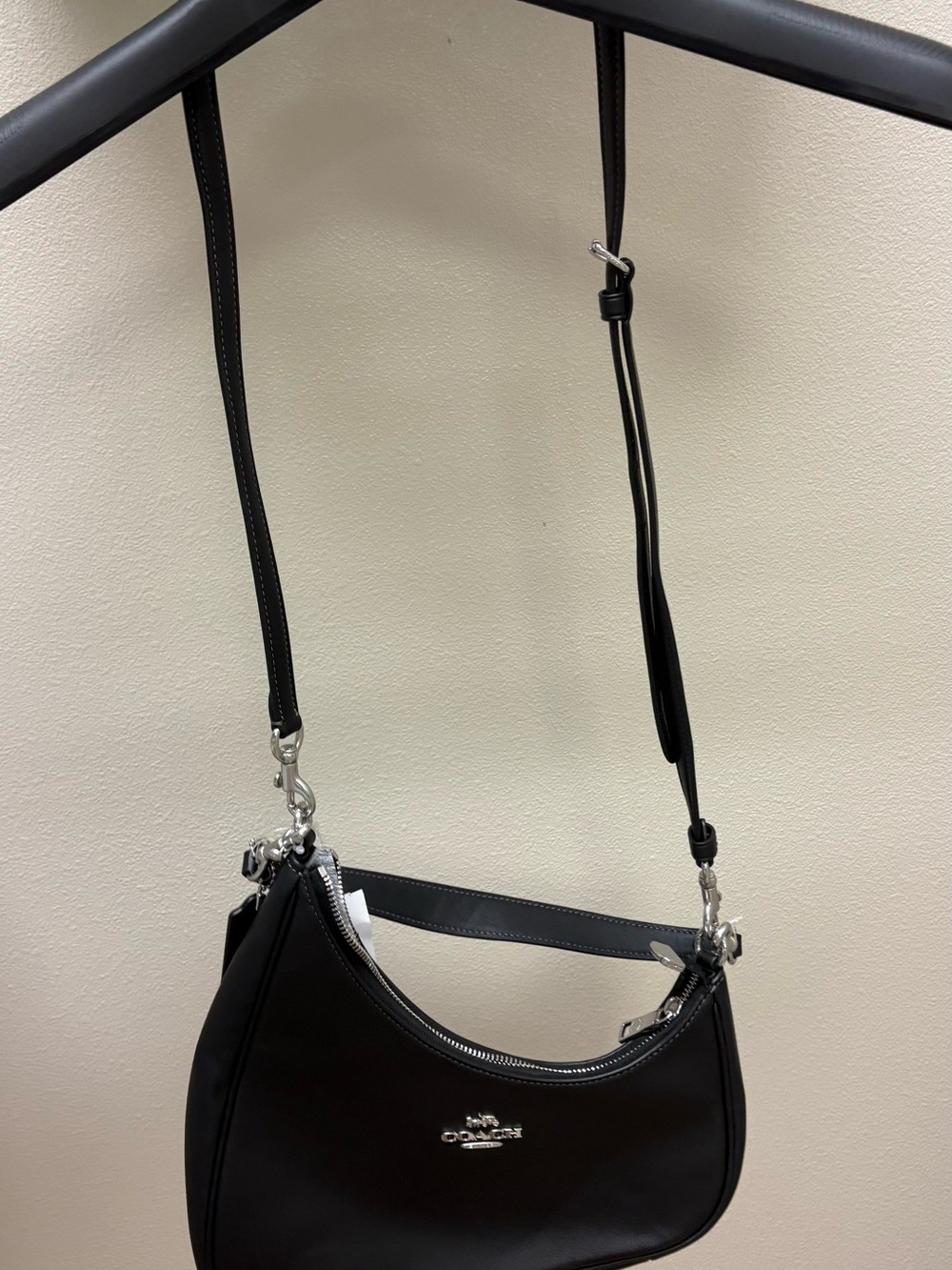 Coach twisted Teri Black Leather Shoulder Bag with Silver Hardware - Picture 5 of 8